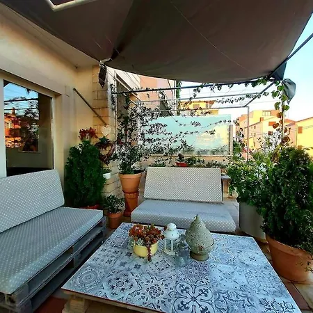 Lovely & Cosy With A Spacious Balcony 公寓 *