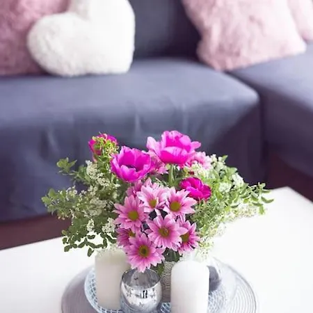 Lovely & Cosy With A Spacious Balcony *
