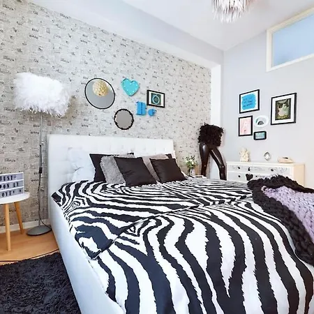 公寓 Lovely & Cosy With A Spacious Balcony
